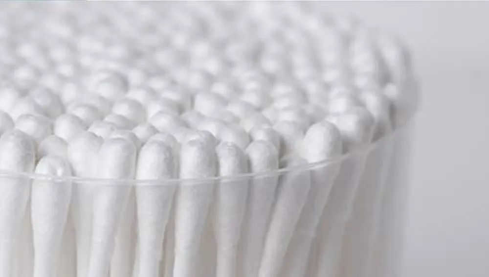 Cotton Swabs - 100 Count (w/Container)
