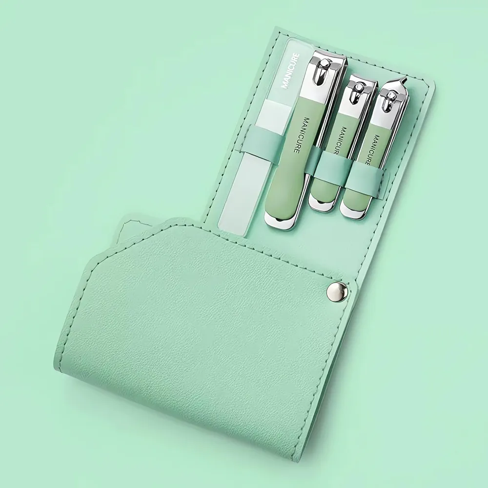 Manicure Set Nail Clippers Pedicure Kit, 4 Pcs Stainless Steel Nail Clippers, Beauty Tool Portable Set Professional Grooming Kits, Travel Nail Kit for Men and Women